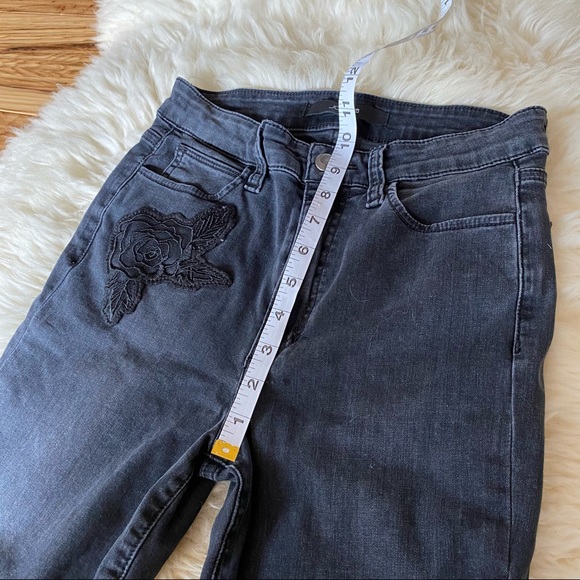 Joe’s Jeans The Charlie Skinny Ankle Grey Embroidered flowers Size 26 - Picture 5 of 12